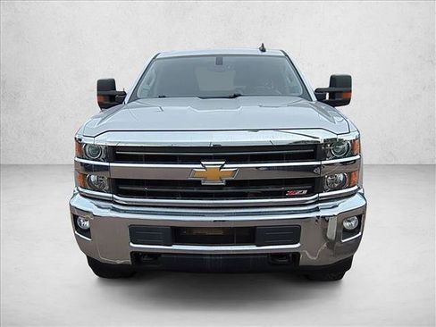 Used 2018 Chevrolet Silverado 2500 LT image 2