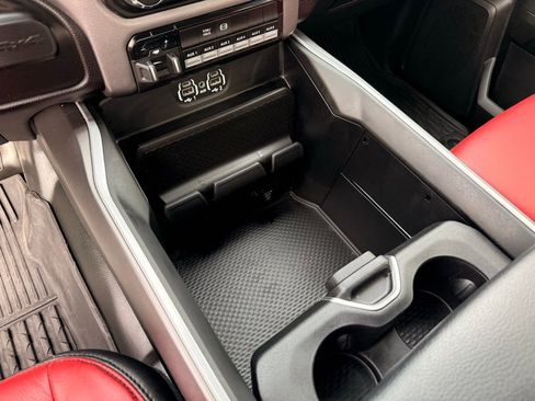 Used 2024 RAM 2500 Big Horn w/ Safety Group image 31