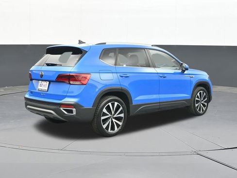 Used 2023 Volkswagen Taos SE FWD image 14
