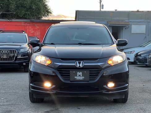 Used 2018 Honda HR-V EX image 2