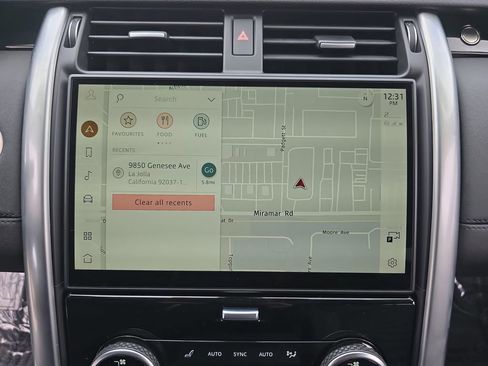 Certified 2025 Land Rover Discovery S AWD/4WD image 24