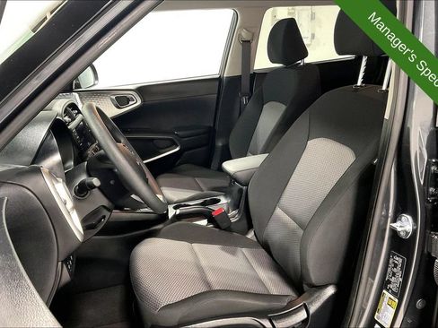 Used 2025 Kia Soul LX w/ LX Technology Package FWD image 30