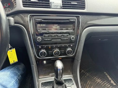 Used 2014 Volkswagen Passat 1.8T SE image 16