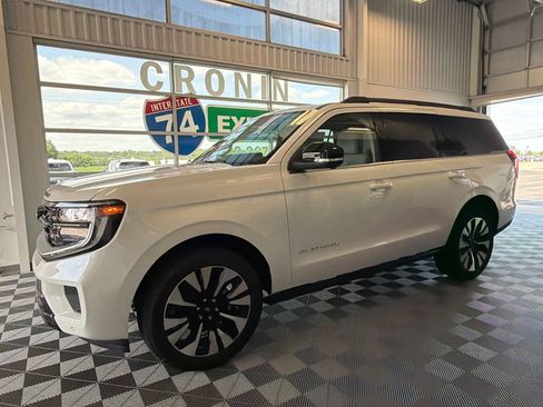 New 2027 Ford Expedition Platinum w/ Driver's Package AWD/4WD image 3