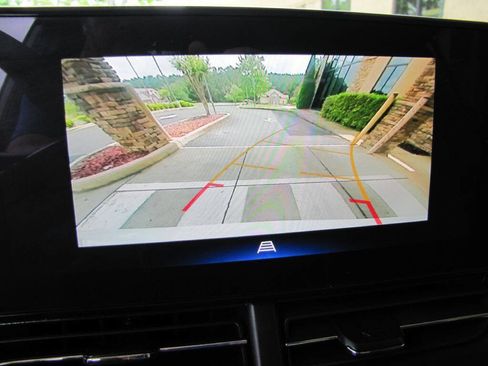 Used 2025 Chevrolet Trax LT w/ Driver Confidence Package FWD image 39