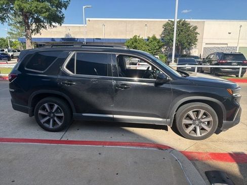 Certified 2024 Honda Pilot Touring image 4