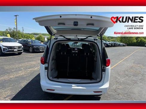 Used 2023 Chrysler Voyager LX FWD image 22