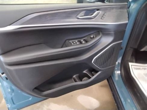 New 2026 Jeep Grand Cherokee L Limited AWD/4WD image 7