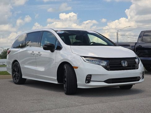Used 2023 Honda Odyssey Sport image 6