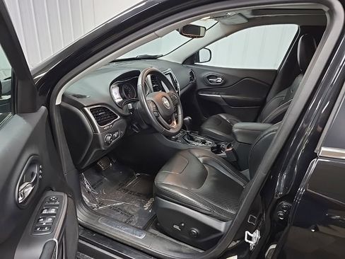 Used 2019 Jeep Cherokee Limited image 30