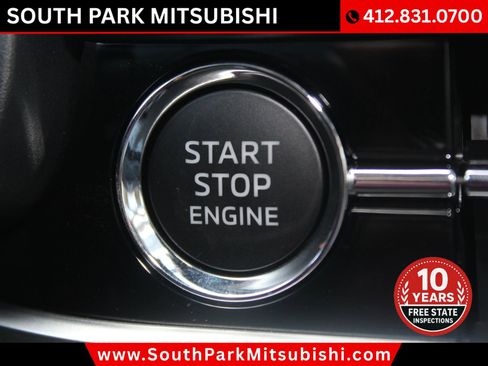 New 2025 Mitsubishi Outlander SE image 23