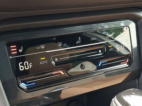Certified 2023 Volkswagen Tiguan SE R-Line FWD image 17