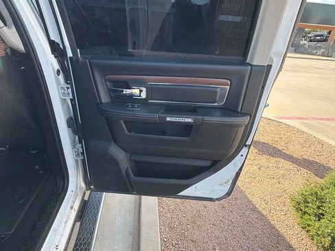 Used 2018 RAM 3500 Laramie w/ Convenience Group AWD/4WD image 16