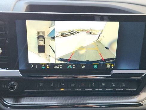 Used 2025 Chevrolet Silverado 2500 ZR2 w/ Technology Package image 6