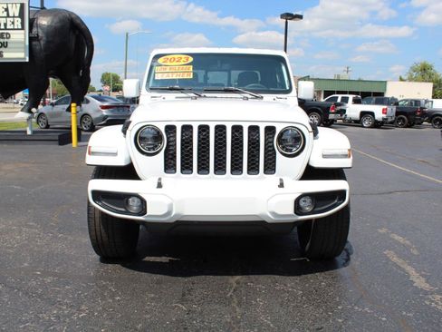 Used 2023 Jeep Gladiator Overland AWD/4WD image 2