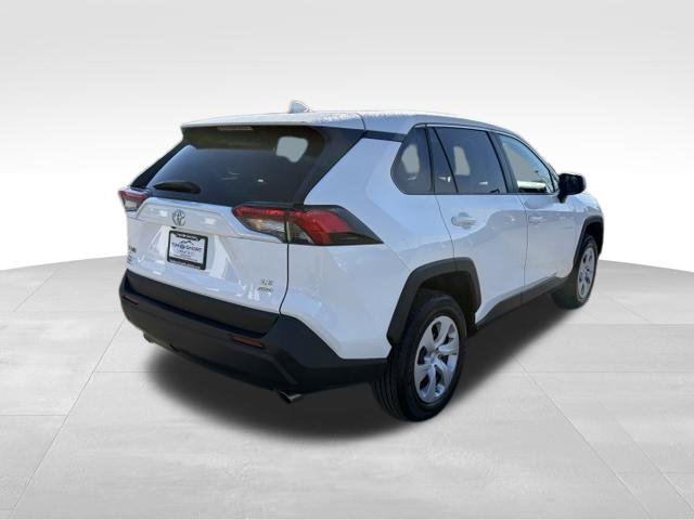 Used 2025 Toyota RAV4 LE AWD/4WD image 2