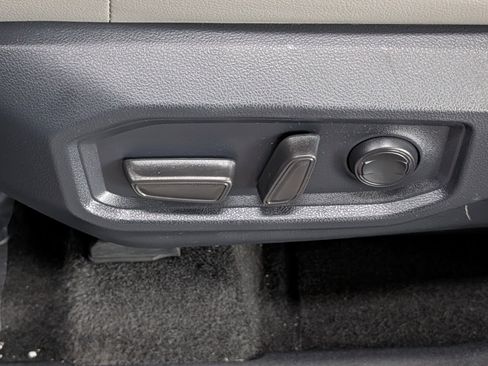 Used 2023 Toyota Tundra SR5 w/ SR5 Premium Package image 9