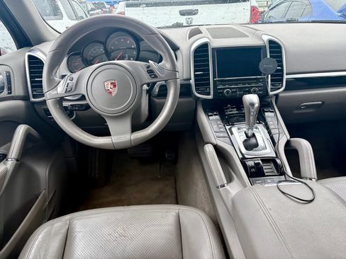 Used 2011 Porsche Cayenne AWD/4WD image 7
