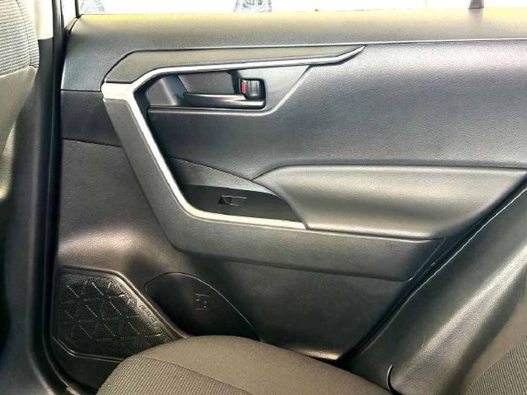 Certified 2025 Toyota RAV4 LE FWD image 19