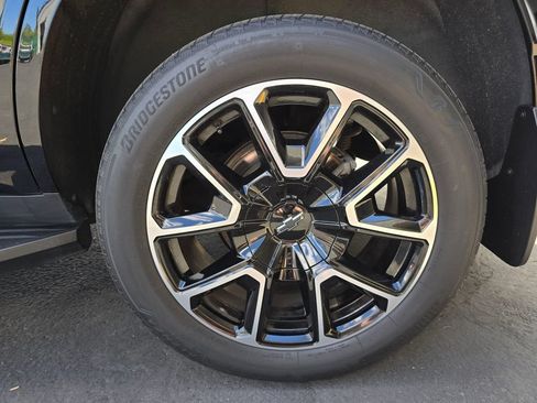 Used 2021 Chevrolet Tahoe RST w/ Rear Media and Nav Package AWD/4WD image 6