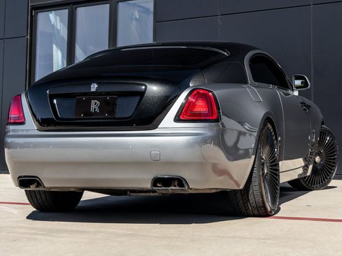 Used 2017 Rolls-Royce Wraith image 2