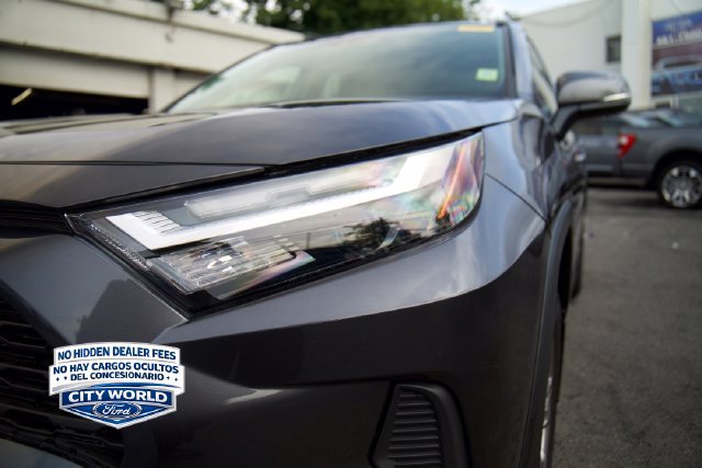 Used 2025 Toyota RAV4 XLE w/ Weather Package AWD/4WD image 10