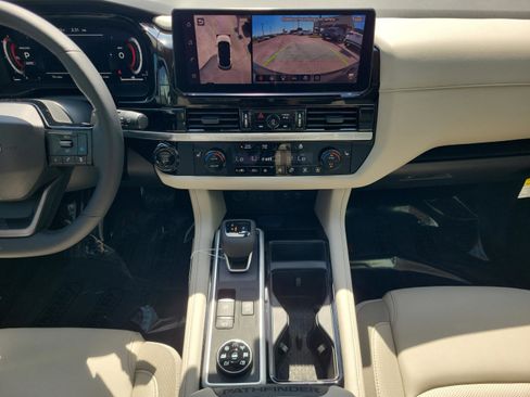 New 2026 Nissan Pathfinder SL image 20