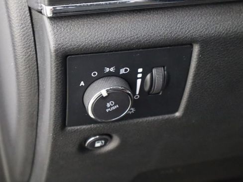 Used 2022 Jeep Grand Cherokee Limited AWD/4WD image 22