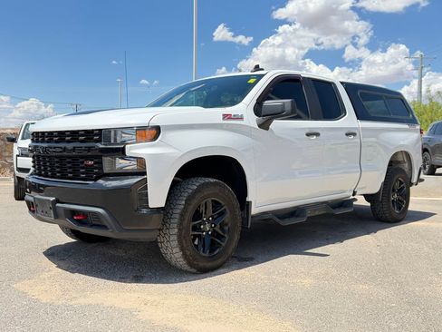 Used 2019 Chevrolet Silverado 1500 Custom Trail Boss w/ Custom Convenience Package AWD/4WD image 2