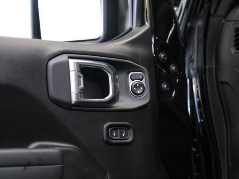 Used 2025 Jeep Gladiator Sport image 54