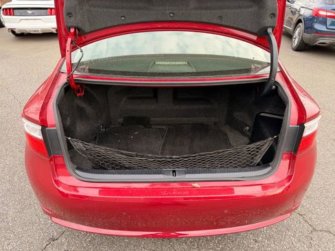 Used 2013 Lexus ES 300h image 22