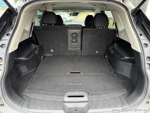 Used 2019 Nissan Rogue SV AWD/4WD image 8