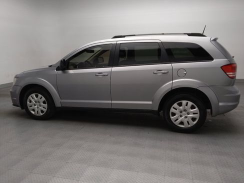 Used 2020 Dodge Journey SE FWD image 3
