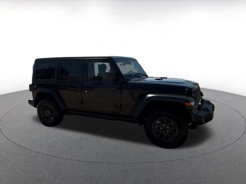 Used 2025 Jeep Wrangler Unlimited Sport AWD/4WD image 4