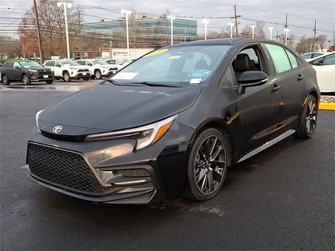 Used 2023 Toyota Corolla XSE image 4