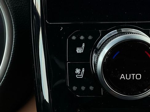 New 2026 Toyota Highlander Platinum image 32