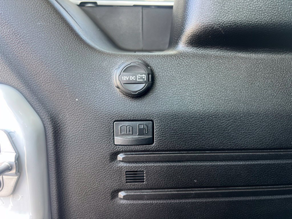 Used 2025 Jeep Wrangler Unlimited Sahara AWD/4WD image 37
