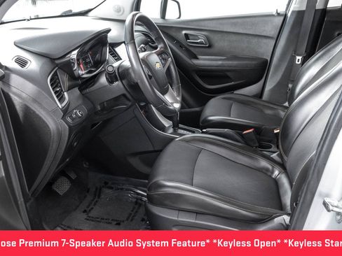 Used 2018 Chevrolet Trax LT w/ Sun & Sound Package AWD/4WD image 5
