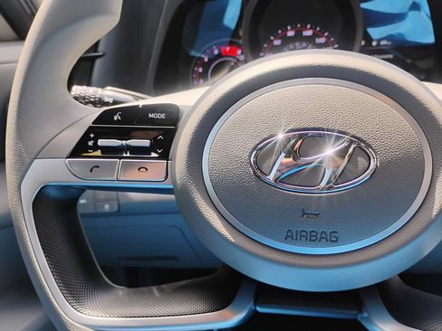 Used 2023 Hyundai Elantra SEL FWD image 12