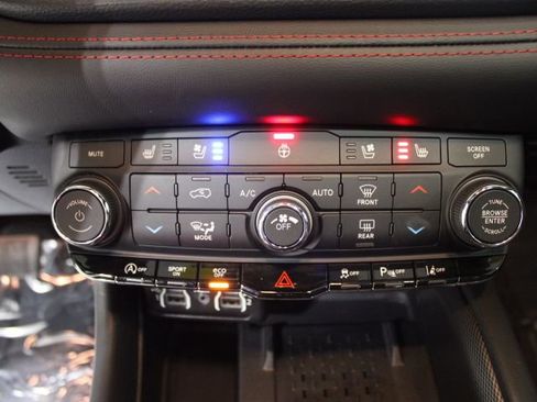 Used 2025 Dodge Durango GT image 37