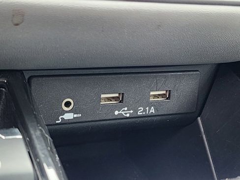 Used 2022 Subaru Legacy Limited image 25