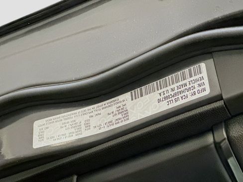 Used 2023 Jeep Grand Cherokee Altitude image 12