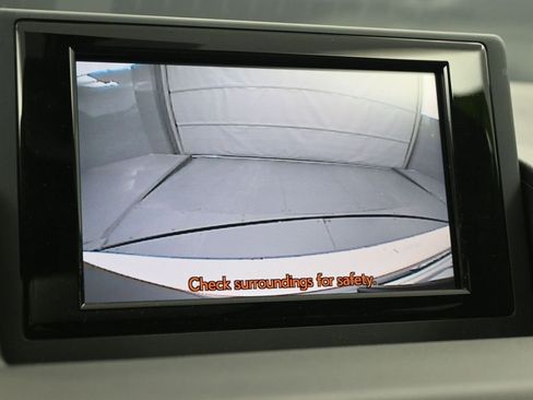 Used 2013 Lexus CT 200h w/ Premium Pkg w/Navigation FWD image 20