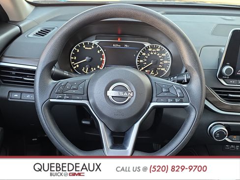 Used 2023 Nissan Altima 2.5 SV FWD image 12