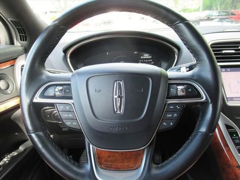 Used 2019 Lincoln Nautilus Reserve FWD image 20