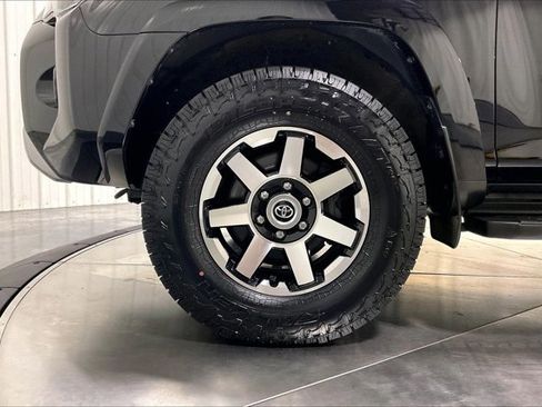 Certified 2024 Toyota 4Runner TRD Off-Road Premium AWD/4WD image 10