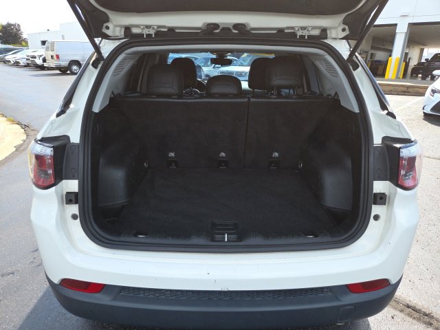 Used 2019 Jeep Compass Latitude FWD image 24