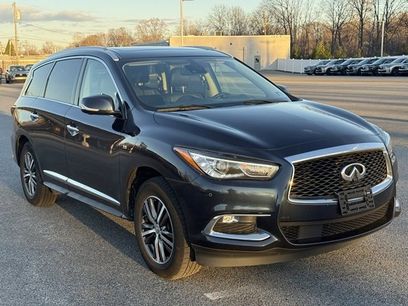 Used 2019 INFINITI QX60 Luxe w/ Essential Package