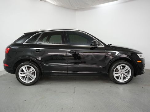 Used 2018 Audi Q3 2.0T Premium Plus w/ Premium Plus Package AWD/4WD image 5