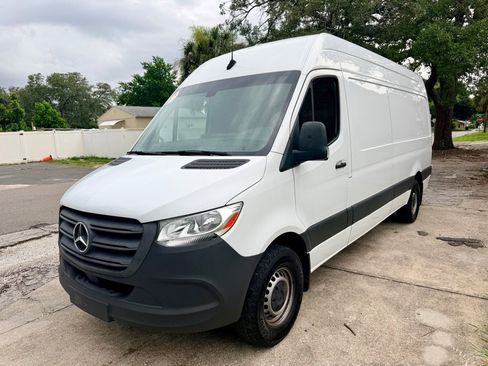 Used 2023 Mercedes-Benz Sprinter 2500 image 3